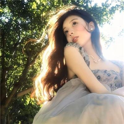 法国光影半生缘首屏海报